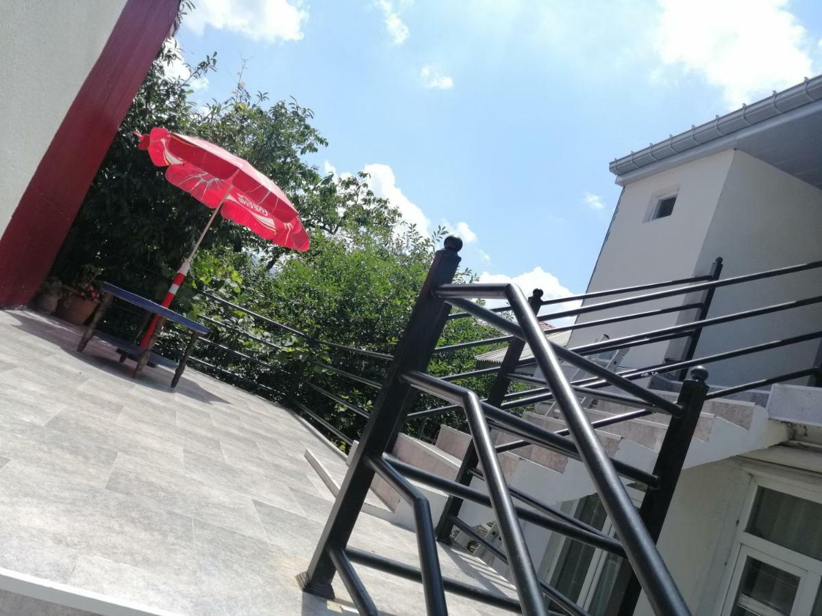 David Dali House Hotel Batoemi Buitenkant foto